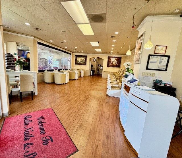 Bella Nails & Spa in Ballard