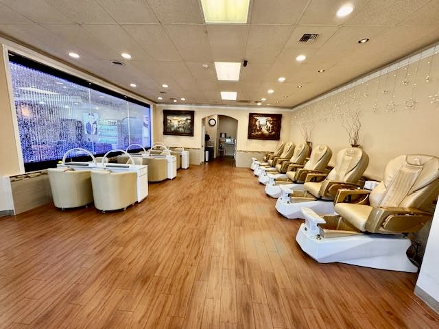 Bella Nails & Spa in Ballard